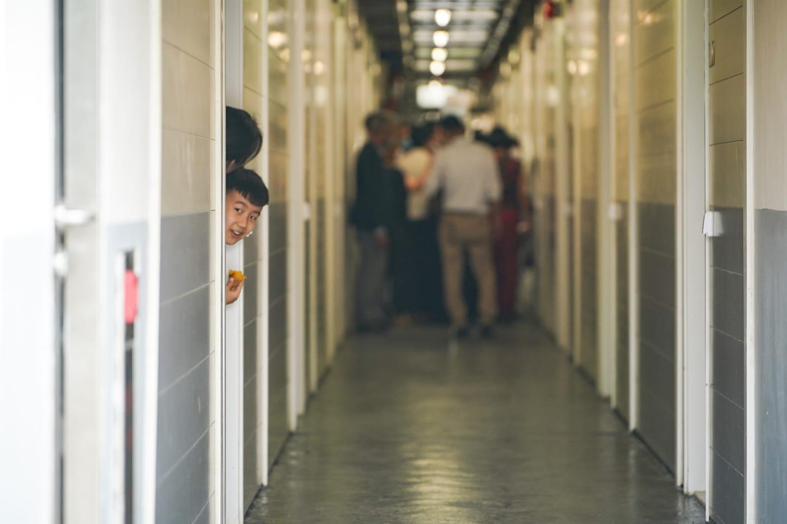 林鄭月娥及陳帆出席參觀元朗過渡性房屋項目「博愛江夏圍村」第一期單位。(李睿哲攝)