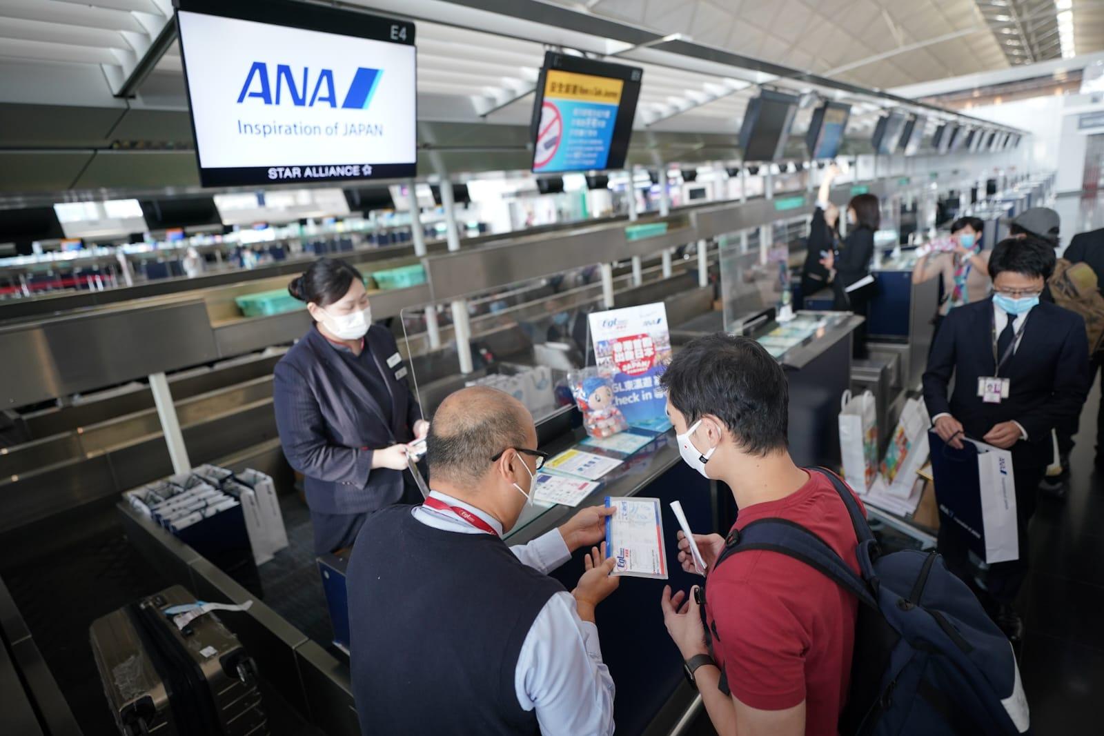 團友辦理登機手續