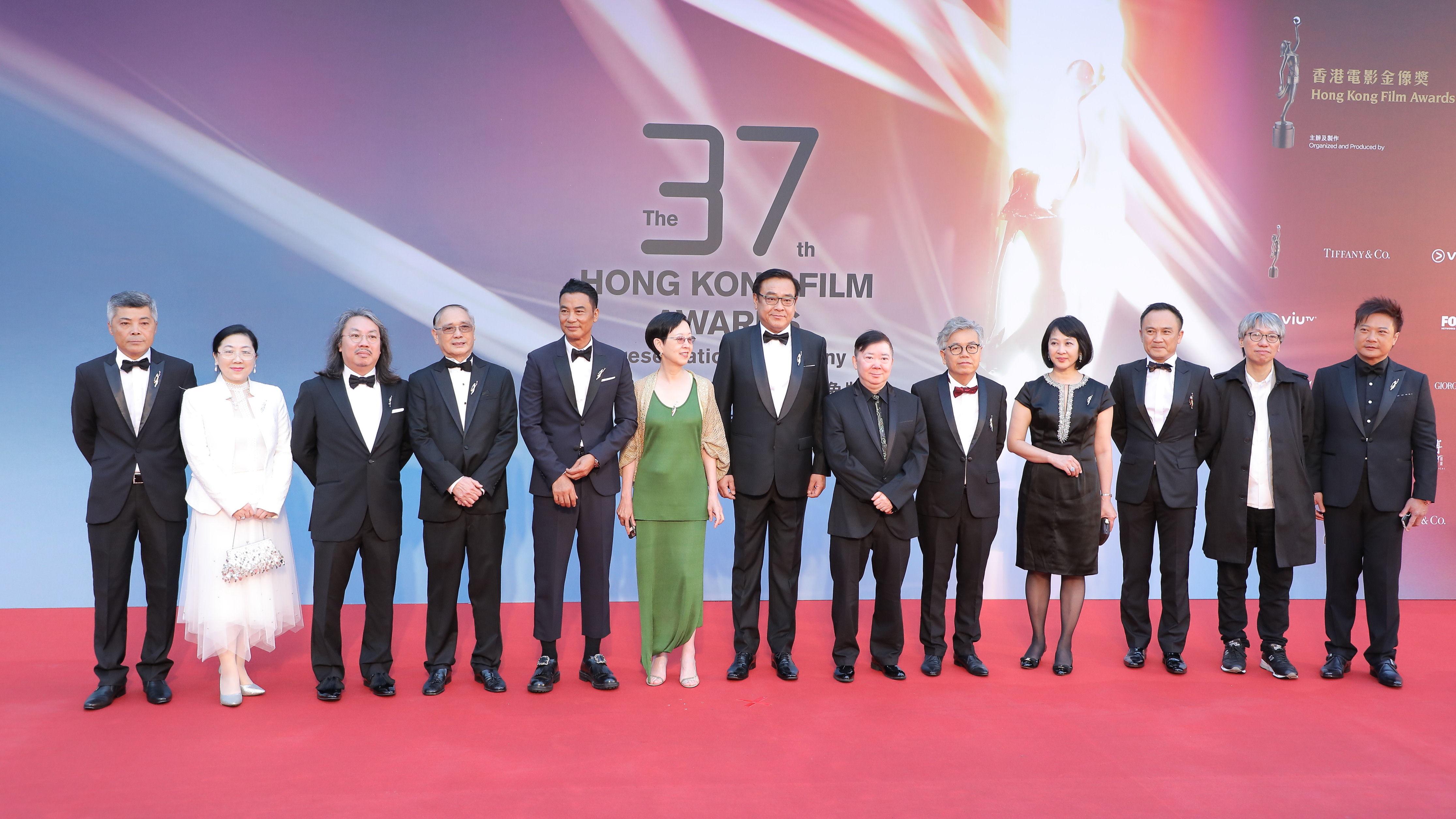 現在金像獎的賽果,是由「第二輪專業評審團」及金像獎十四個屬會會員,聯同香港作曲家及作詞家協會會員選出得獎者。