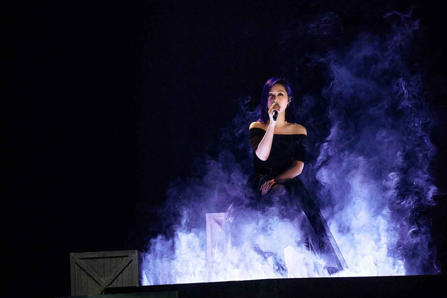 千嬅演唱的《如何掉眼淚》是隊中排名第一的獨唱作品。