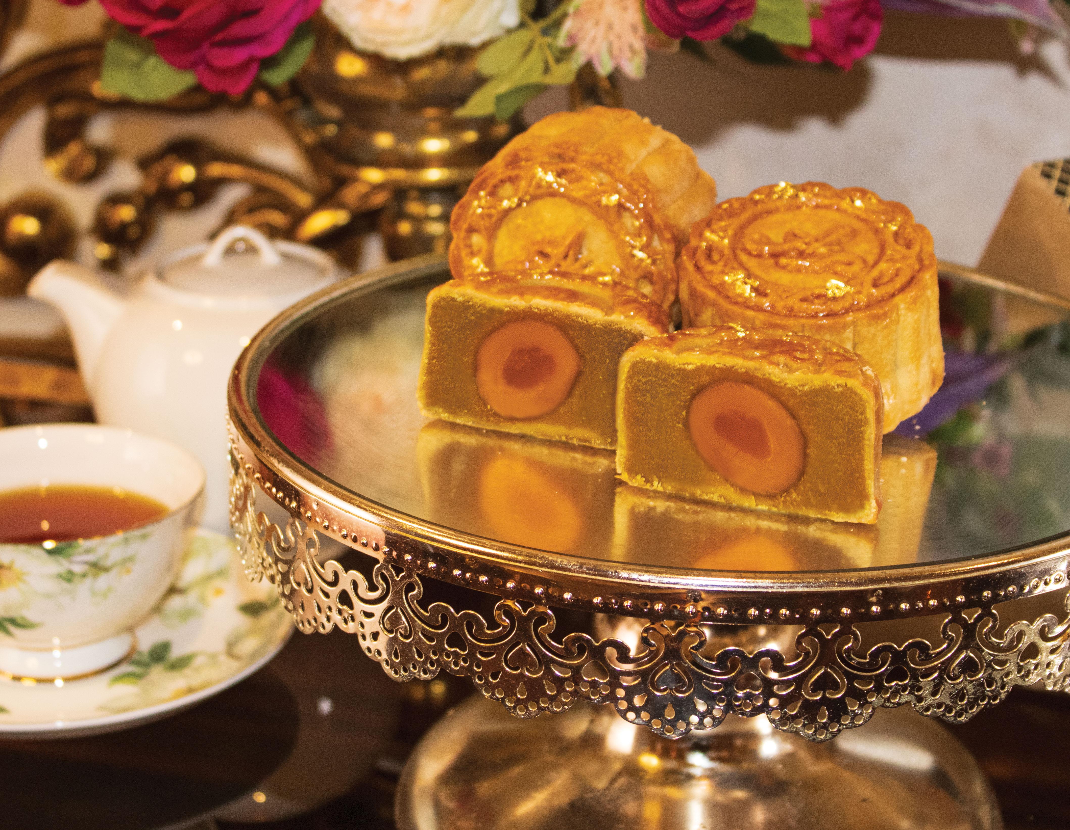 金箔白蓮蓉蛋黃月餅