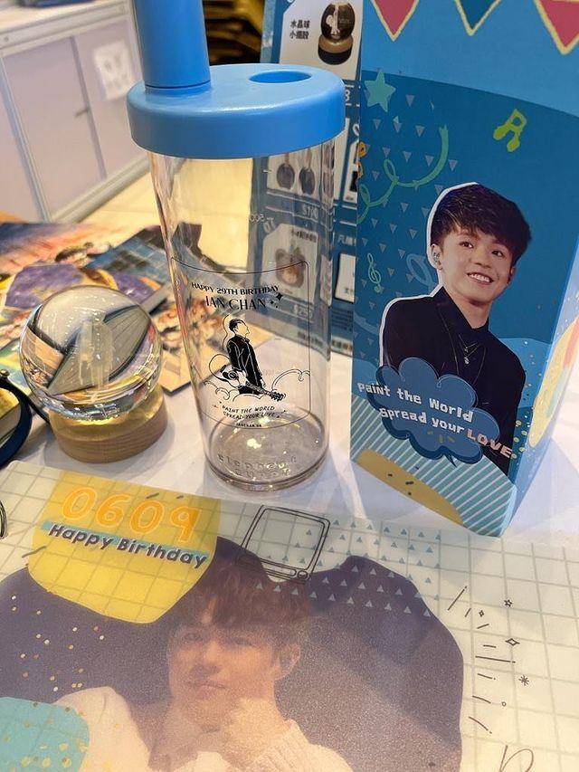 IIFC 推出的紀念品相當精美