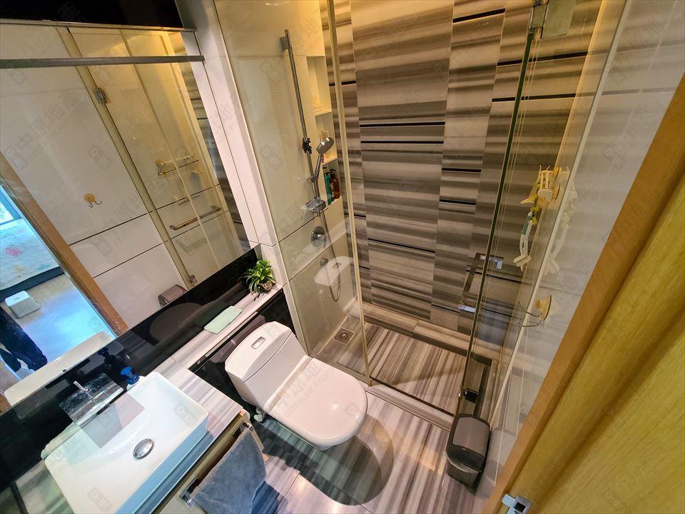 套房浴室屬原裝發展商裝修,新淨企理。