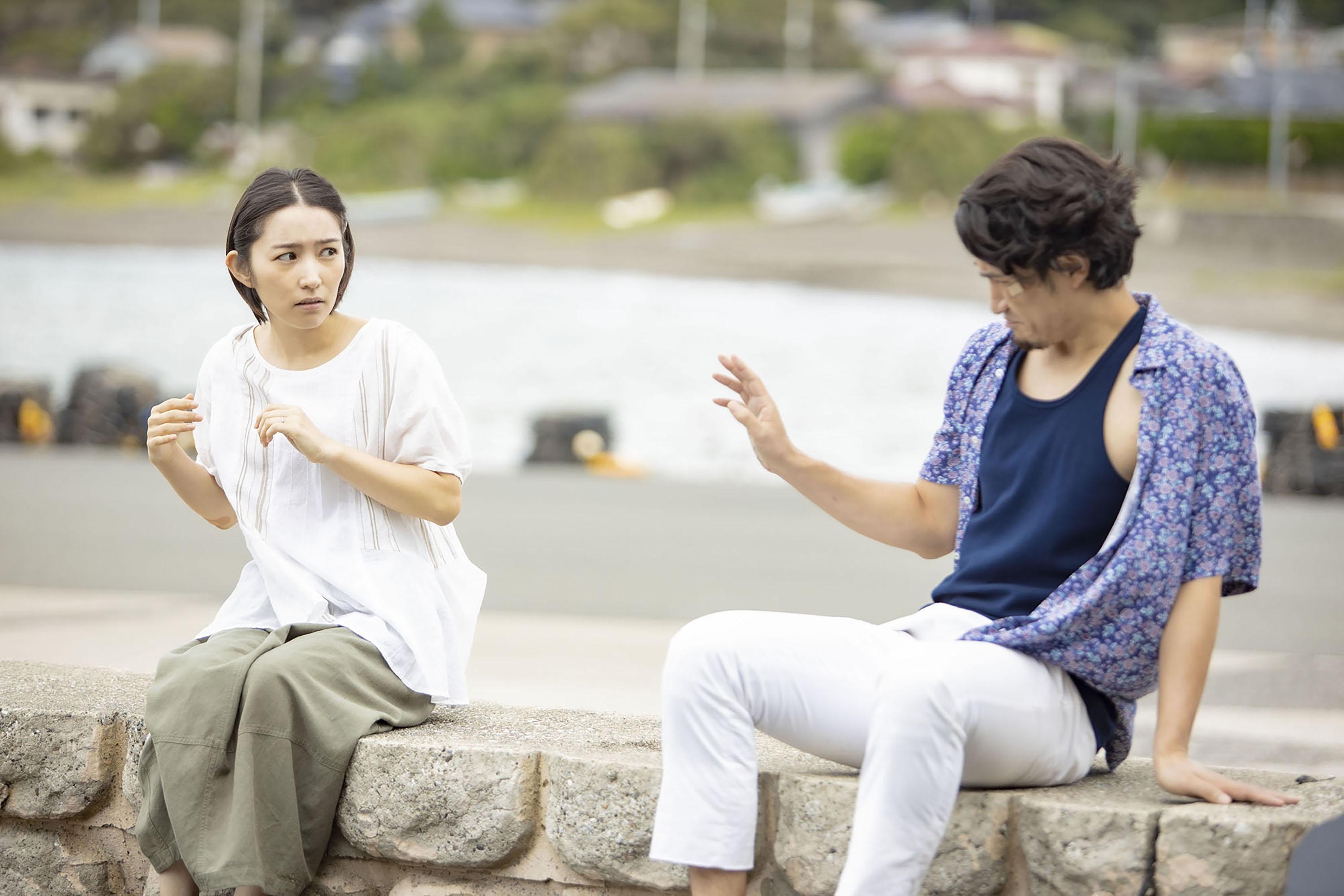 事業成功的男主角,晚晚一夜情,與妻子離婚。