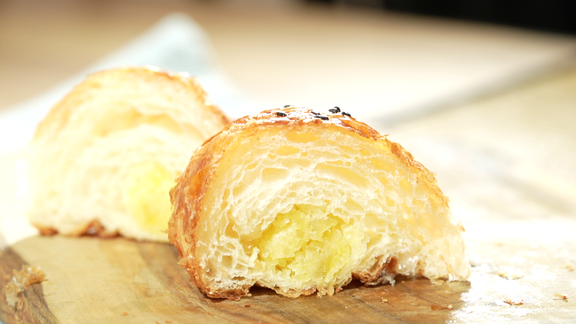 蕃薯牛角包($18/3個)