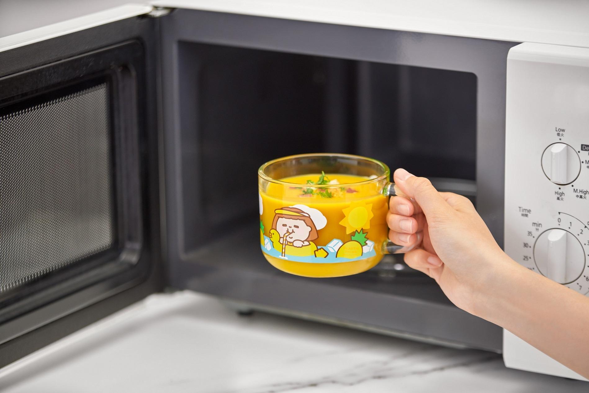 「為食杯」附有手柄,加熱後亦不會燙手。