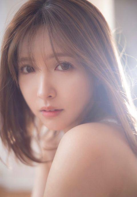 三上悠亞今次新書主要以時尚形象登場,更向女性分享扮靚心得。