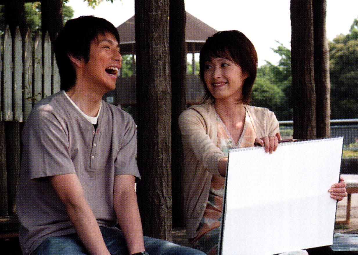 中丸紫苑有份參演2004年播出的《超人力斯》。