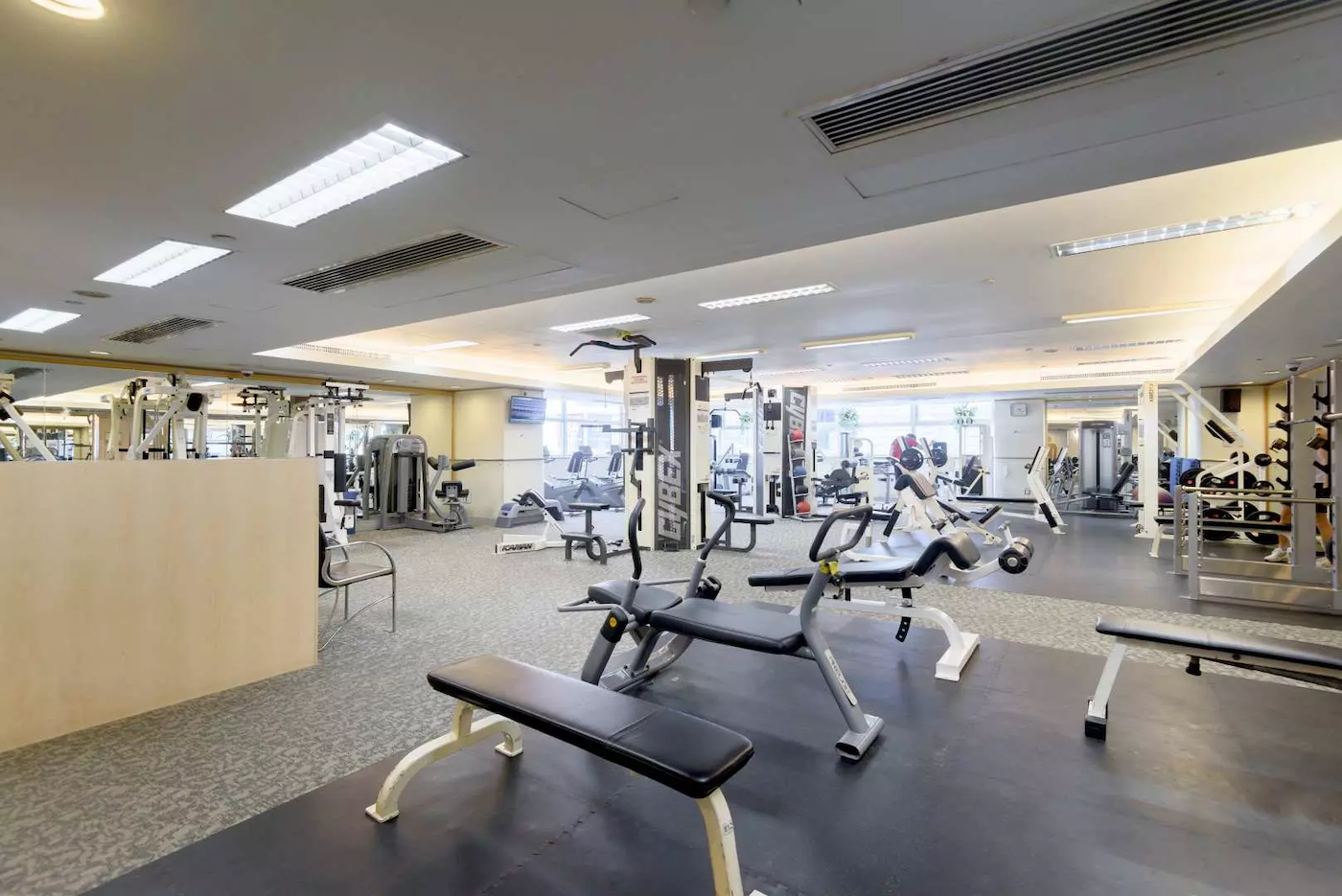 免費使用設備完善的健身中心