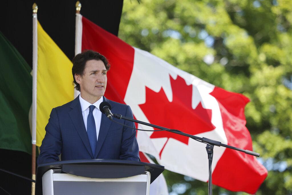 杜魯多本月9日仍蓄中長髮。(資料圖片)