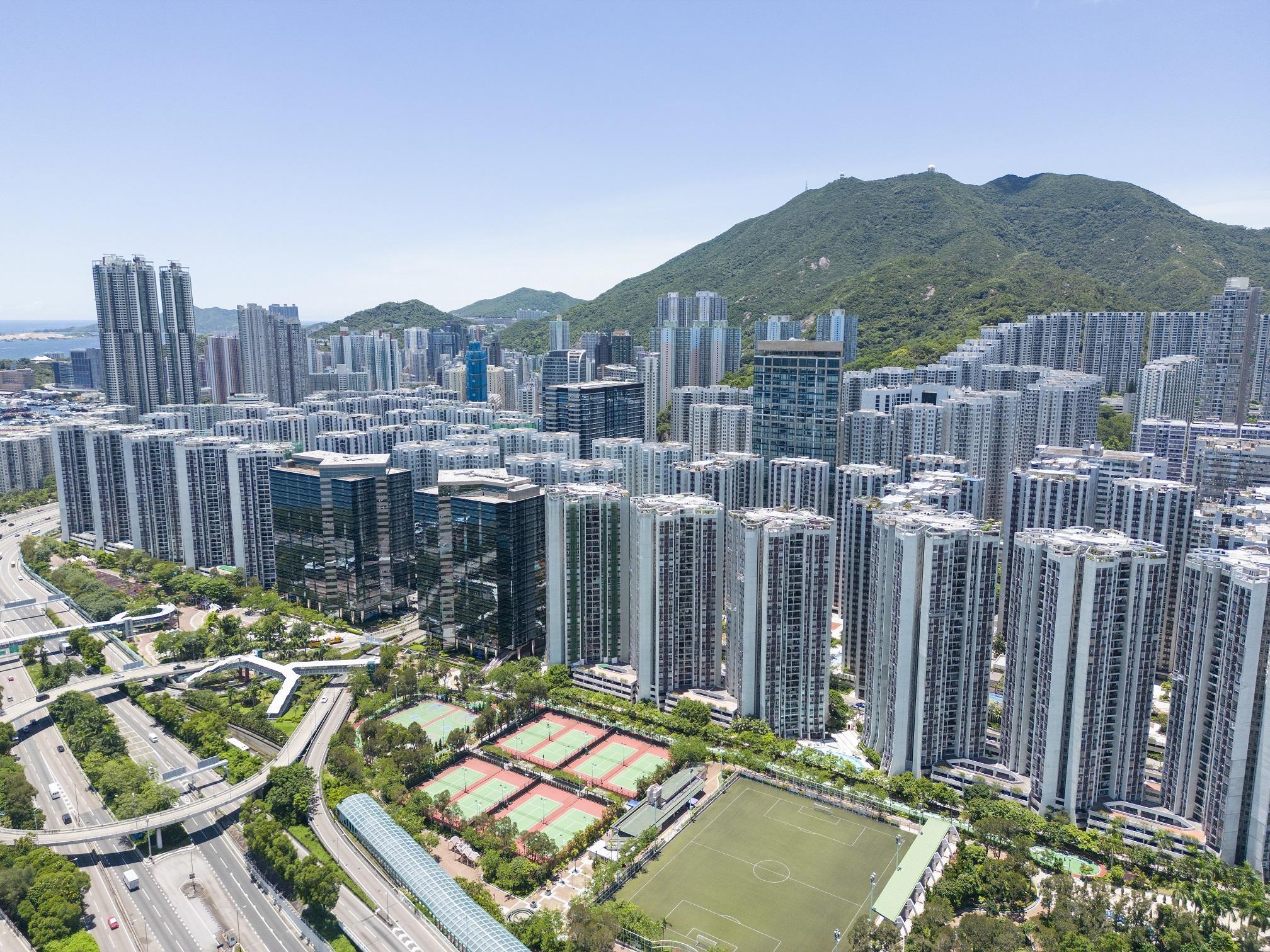 港島東指標屋苑太古城,近日錄得安盛臺寧安閣中層C室成交,實用面積約703方呎,成交價1,190萬元,折合呎價16,927元。(資料圖片)