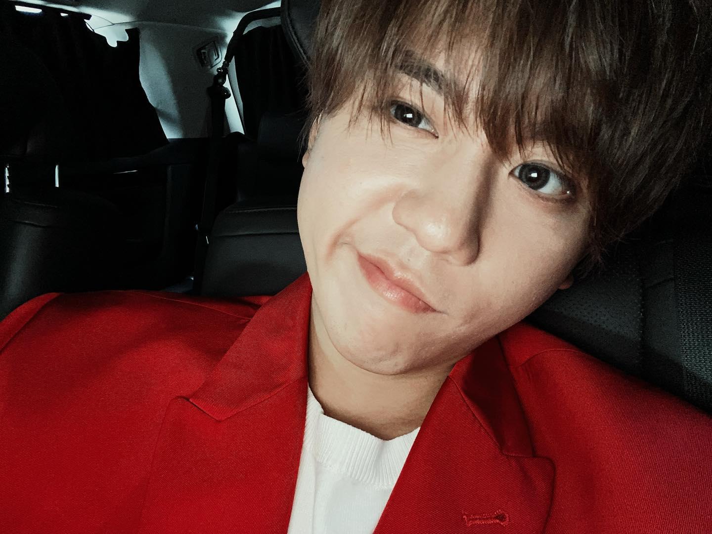 MIRROR紅館演唱會明晚開鑼,百厭的姜濤不忘寓工作於娛樂,上演「後台大屠殺」。