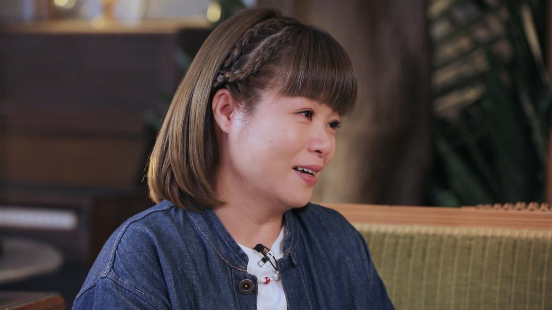 小儀被二人真愛力量感動落淚。