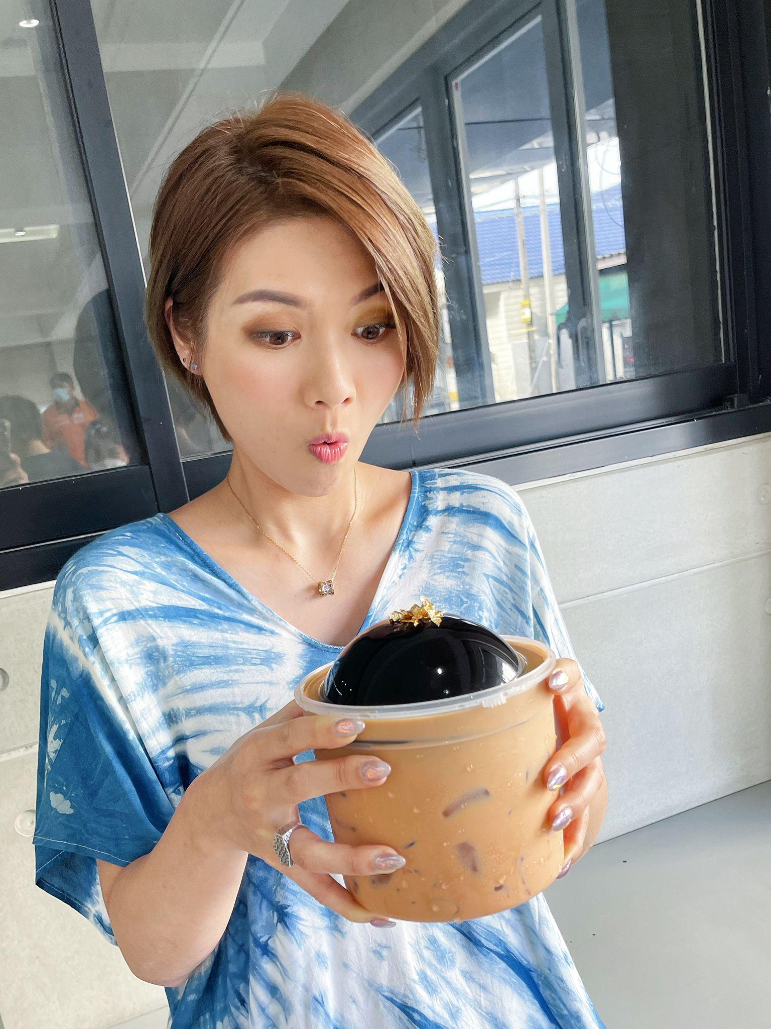 張沛樂 (沙律)帶備10套泳衣上陣。