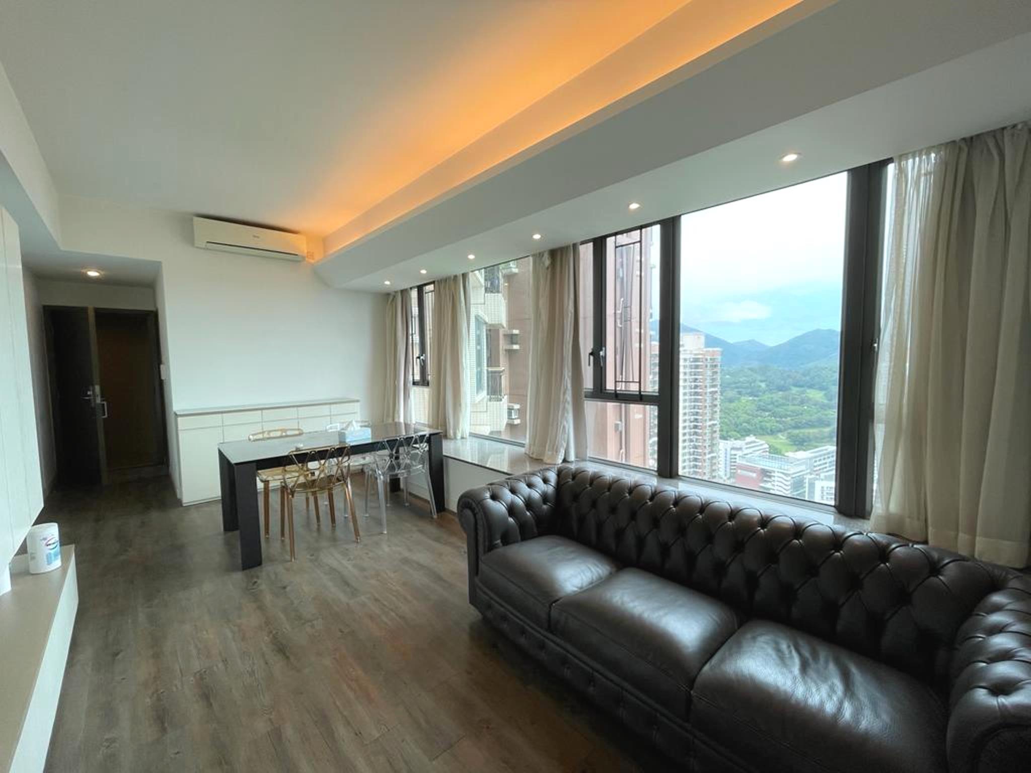 長方形客飯廳,間隔分明兼窗戶夠大,光猛不侷促。