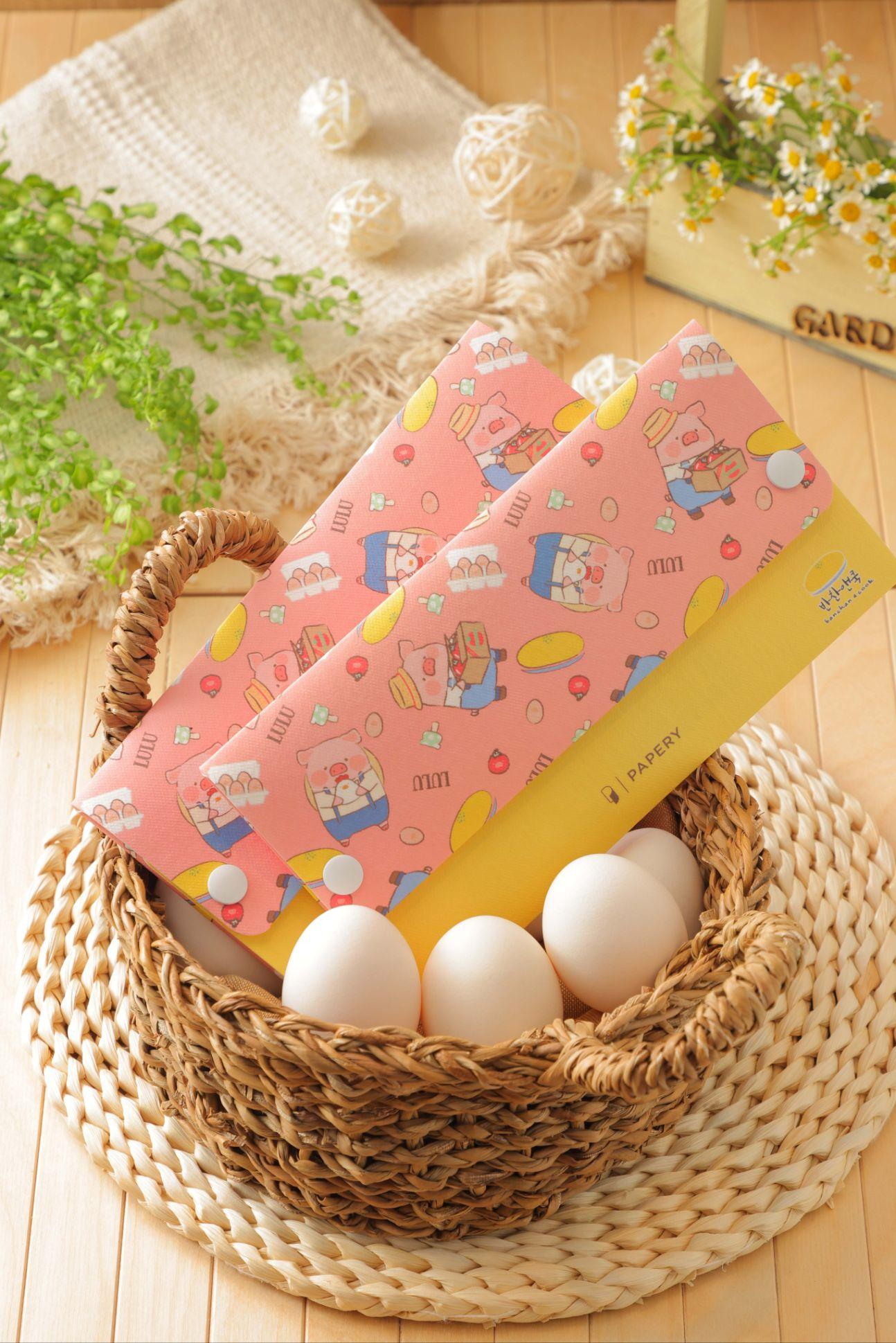 於餐廳內消費滿$300以上,可以優惠價$50換購獨家「Banchan & Cook x罐頭豬LuLu」口罩套。