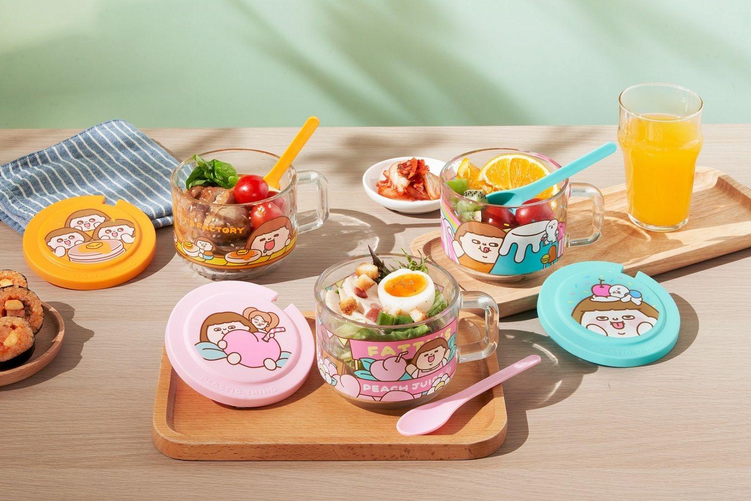 每款附有杯蓋及匙羹,杯連蓋更可放入微波爐加熱,非常方便。