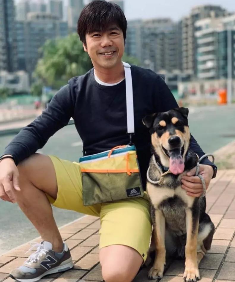 泥鯭與心穎同屬愛狗之人,有共同話題。