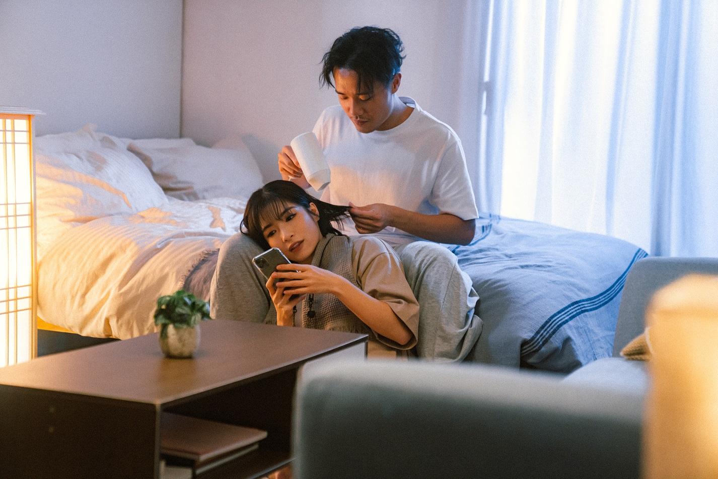 陳葦璇新歌《一個傻瓜一個啞》MV找來黃定謙擔任男主角。