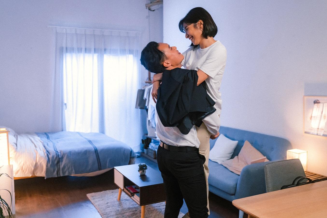 陳葦璇與黃定謙在新歌《一個傻瓜一個啞》MV演情侶。