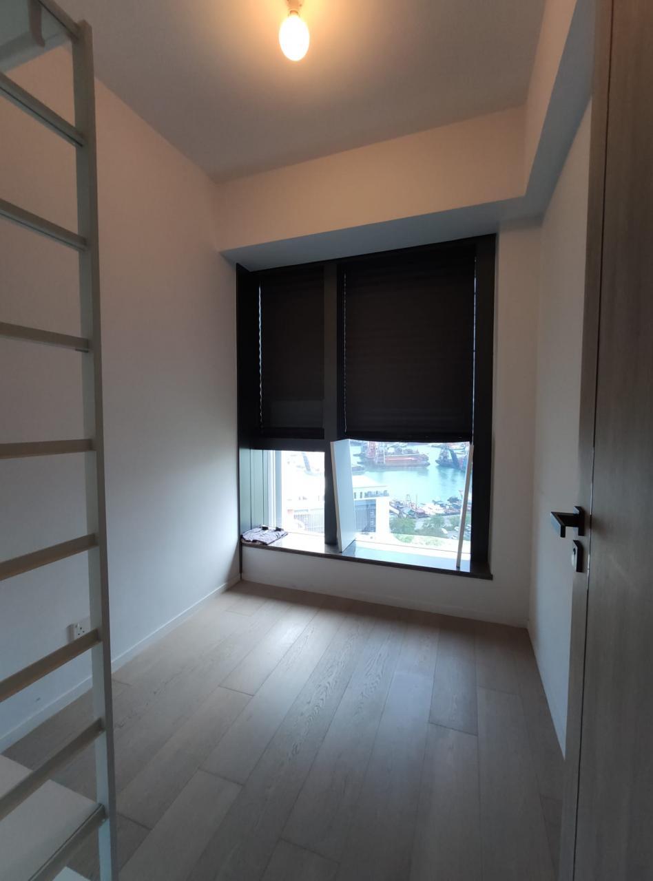 四正的睡房,面向避風塘一帶。