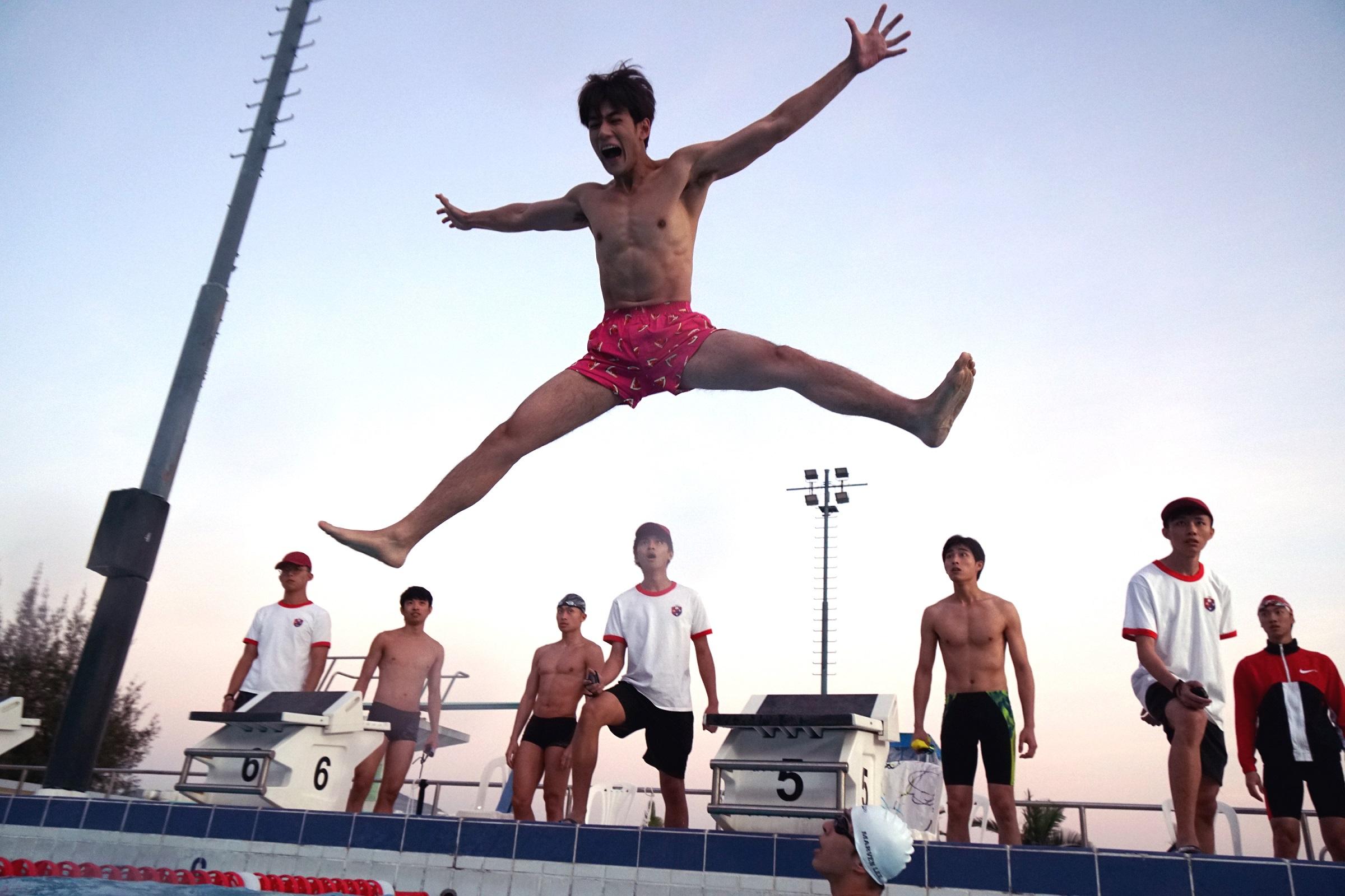 Jeffrey在《I SWIM》首次擔正演天才泳手余浪沖,喜感十足獲好評。