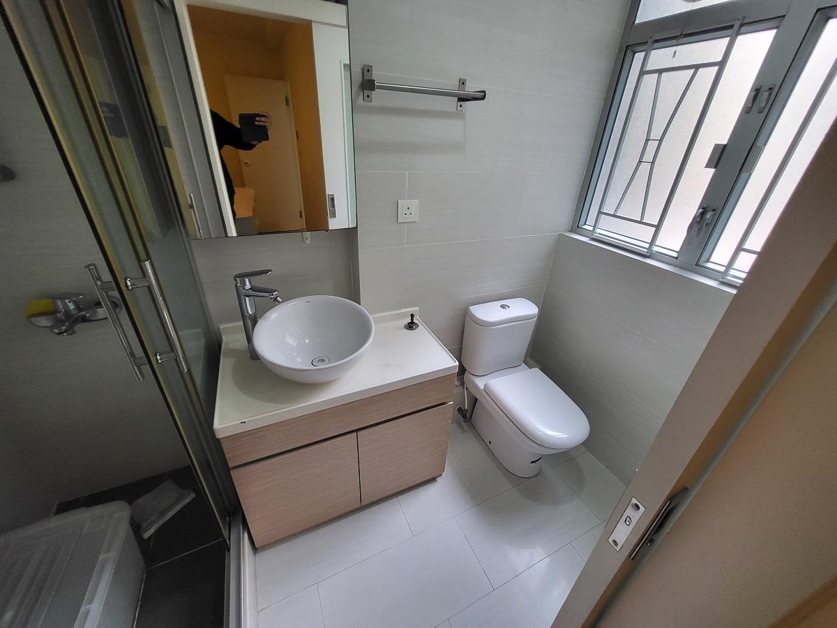 主人房增設浴室,令單位更顯實用。