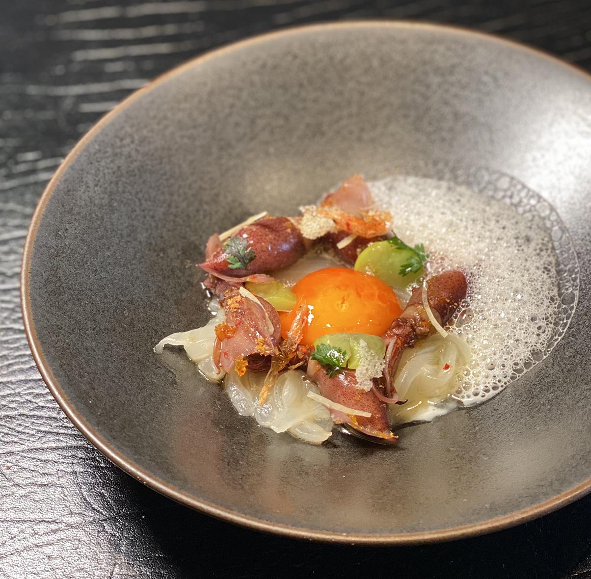 喜歡濃味一點的,螢光魷魚是必點的,最好配一杯白酒更能引發海鮮鹹香。