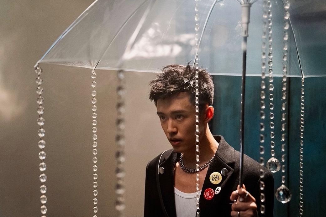 顧定軒藉新歌《XY》展現任性一面。