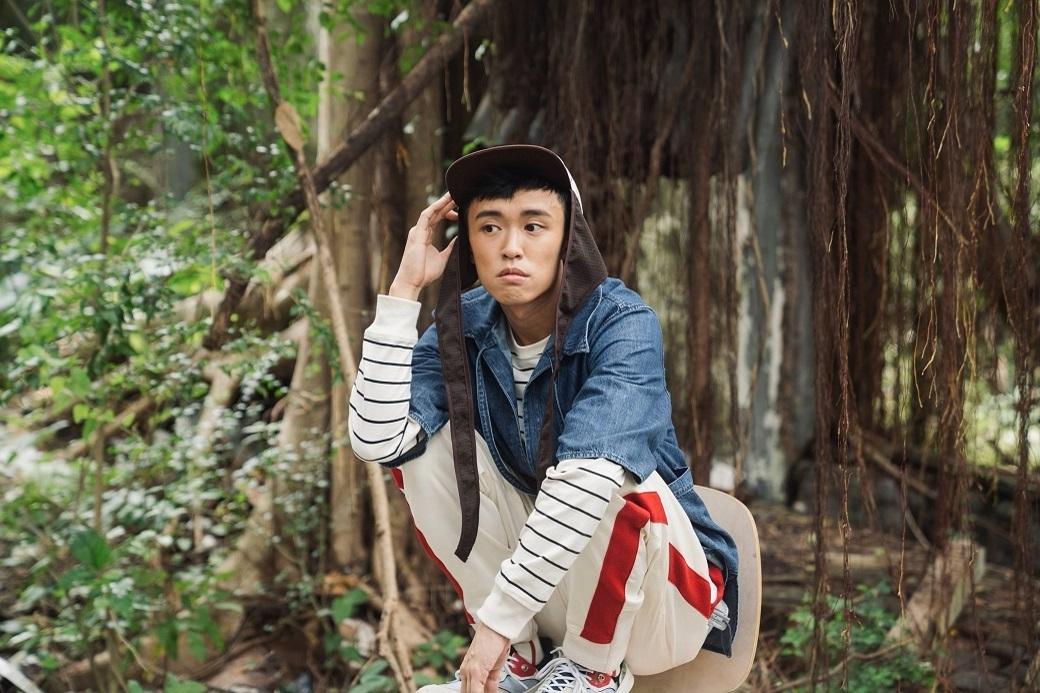 顧定軒新歌《XY》MV大玩多變造型。