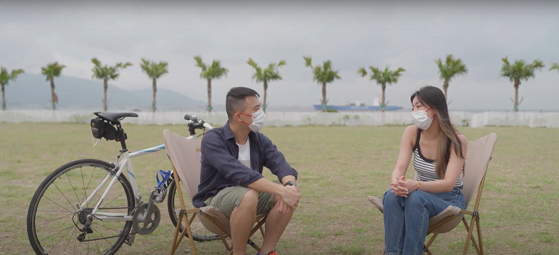 黃雅慧(咖哩)與短片中的人翁的真情對話。