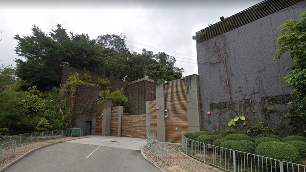 有報道指,林青霞丈夫邢李㷧於2006年以1.3億元購入,再把物業送予林青霞作為其60歲生日及2人結婚20周年的禮物,該豪宅估計市值已逾11億港元。(Google Map)