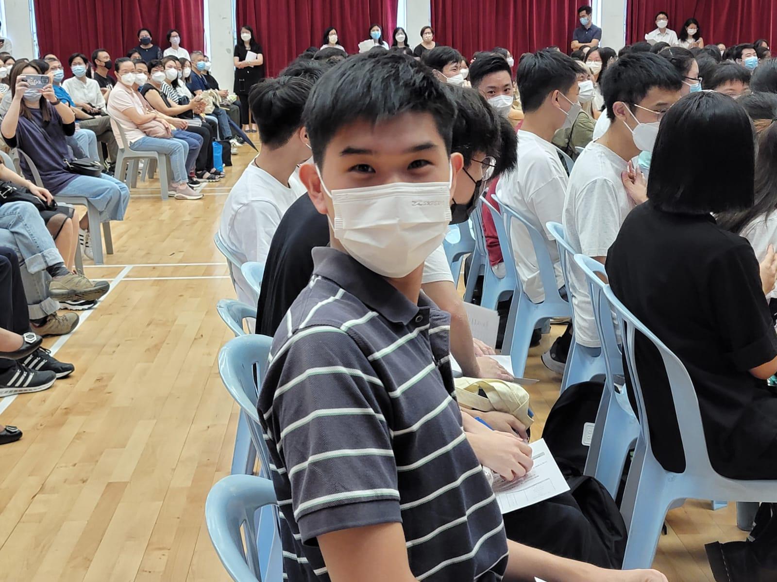 伊利沙伯中學「超級狀元」謝承臻希望入讀中大環球醫學領袖專修組別(GPS),成為醫生,暫時無打算移民。(鄭皓彥攝)