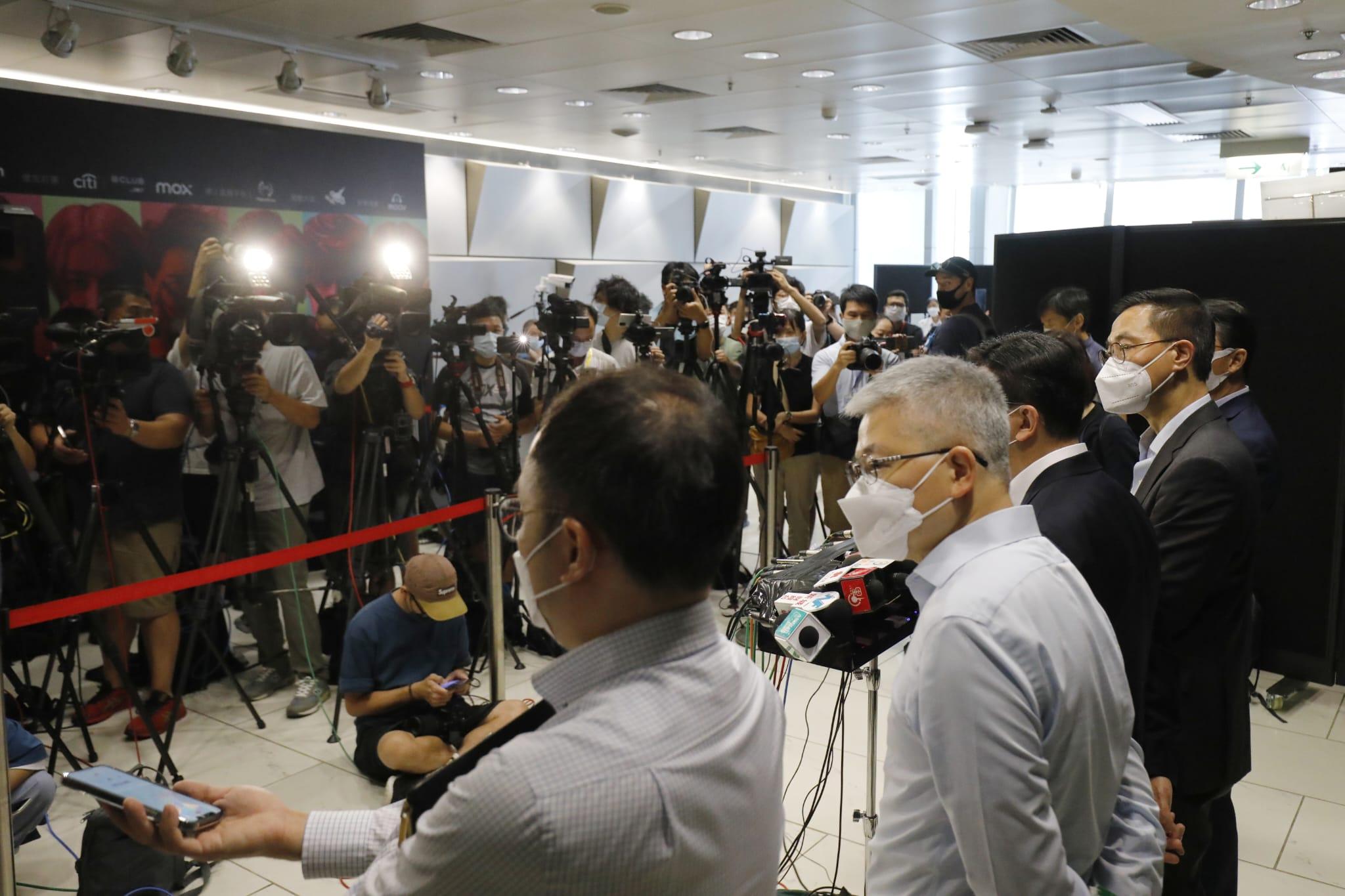 MIRROR演唱會發生意外,楊潤雄等官員中午見傳媒交代政府跟進工作。(林俊源攝)