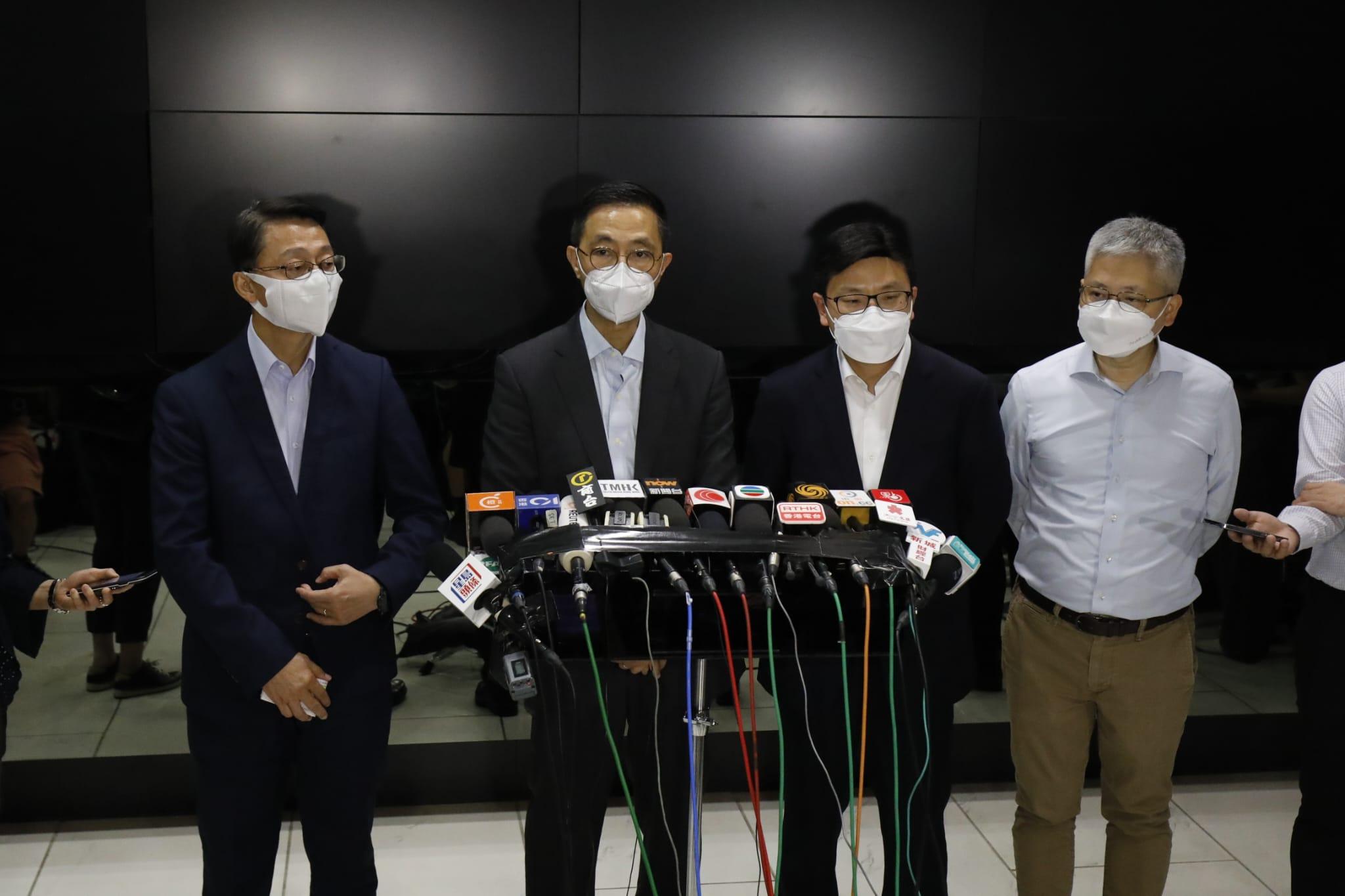 MIRROR演唱會發生意外,楊潤雄等官員中午見傳媒交代政府跟進工作。(林俊源攝)