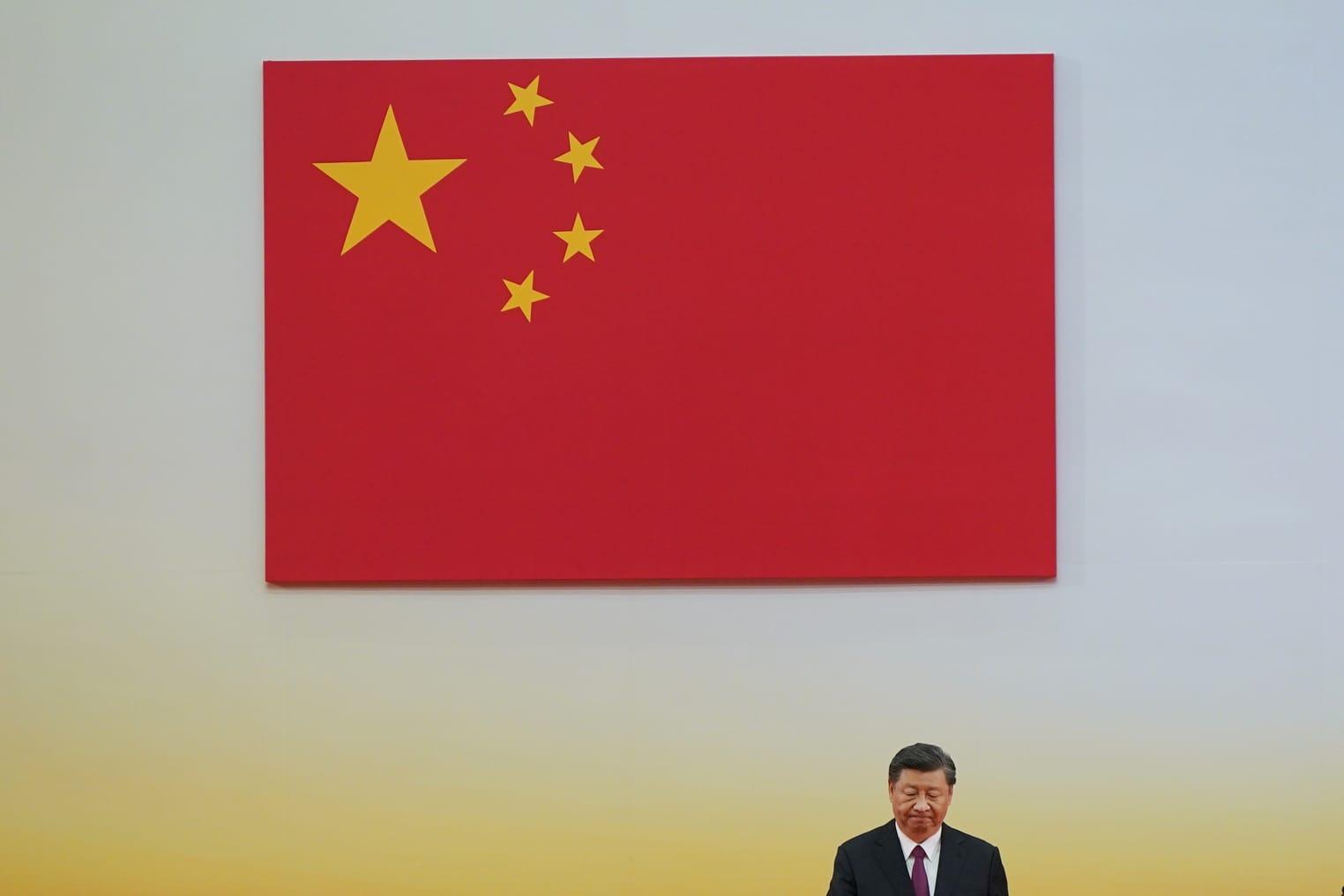 習近平指,維護國家主權、安全和發展利益,是「一國兩制」方針的最高原則,特區所有居民應自覺尊重和維護國家根本制度。