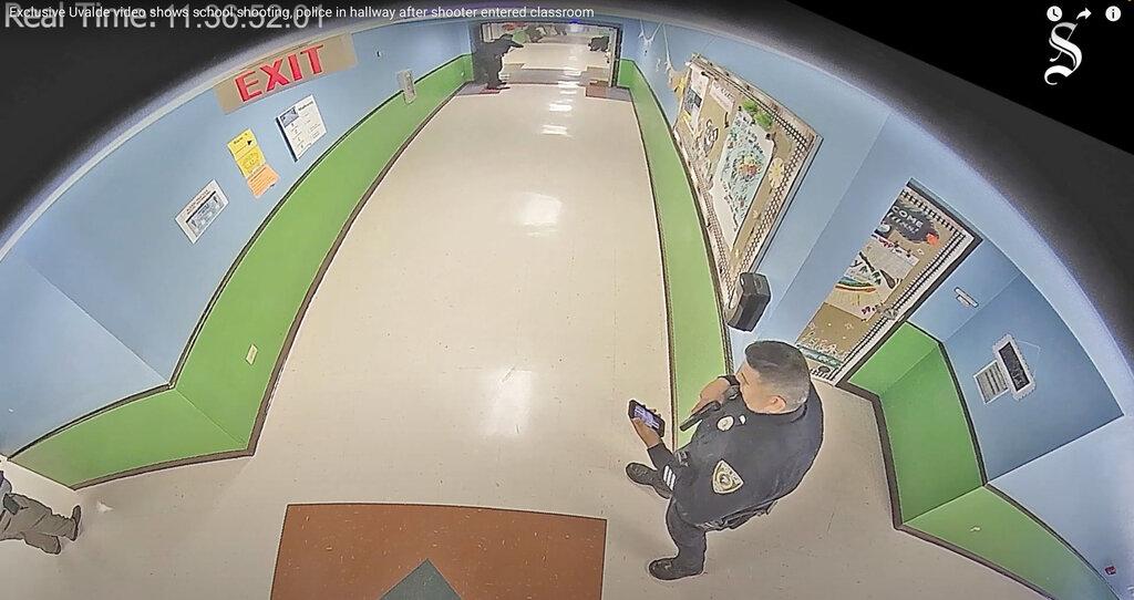 美國德州小學槍擊案報告公布,批評執法人員當日表現懶散。(美聯社圖)