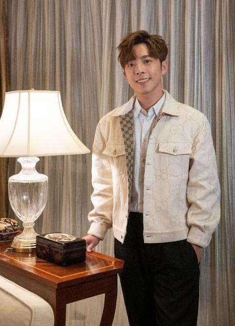 能夠跟一班前輩合作,呂爵安對初登大銀幕的體驗感覺神奇。