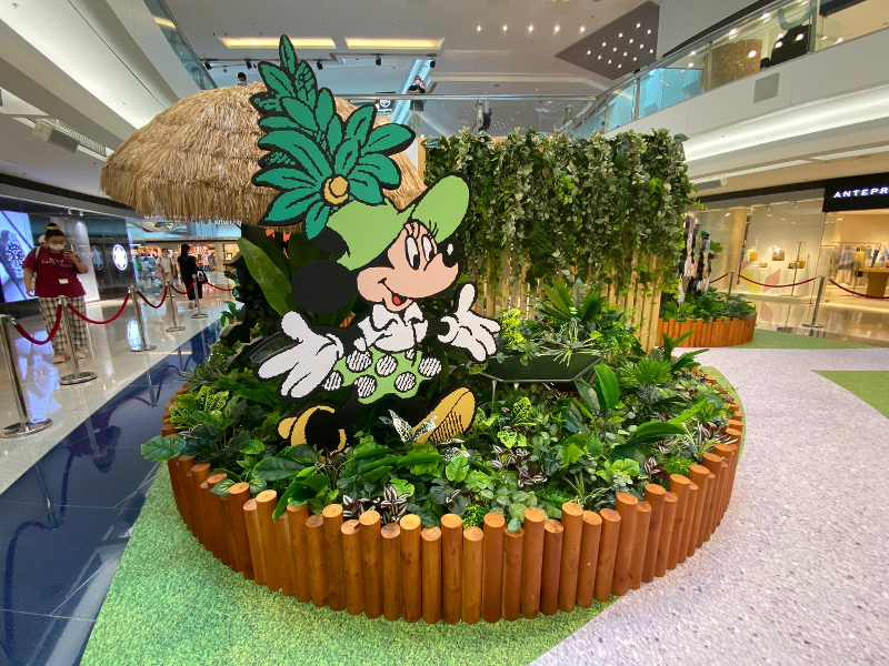 熱愛打扮的米妮老鼠亦一起參加這場盛大的叢林派對,與其他迪士尼朋友一起體驗大自然的美麗奧秘!