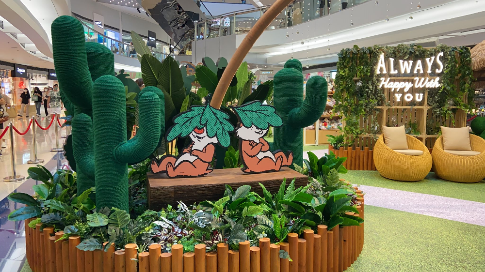 噓!鋼牙與大鼻正在仙人掌和草叢裡打盹中!