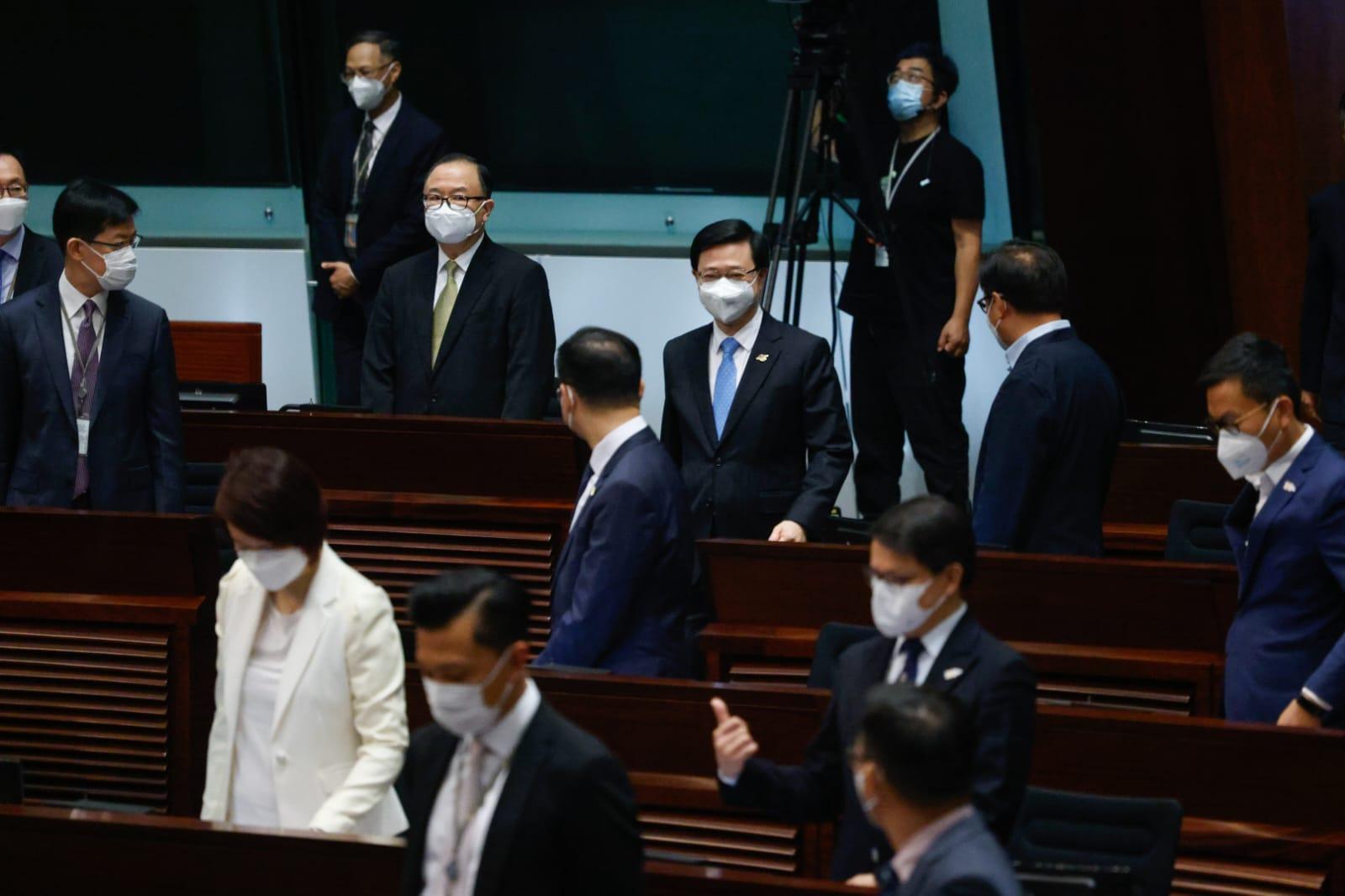 李家超今天首次以行政長官身份,出席立法會特首答問會。(李睿銳攝)