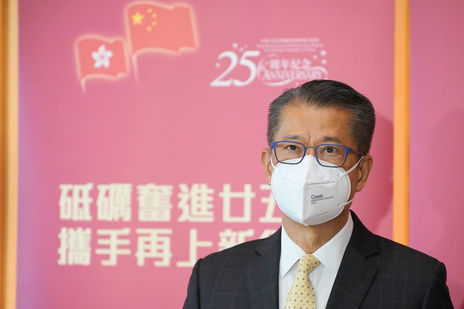 陳茂波預計,美國持續加息,會令本港下半年經濟環境轉差。(李睿哲攝)