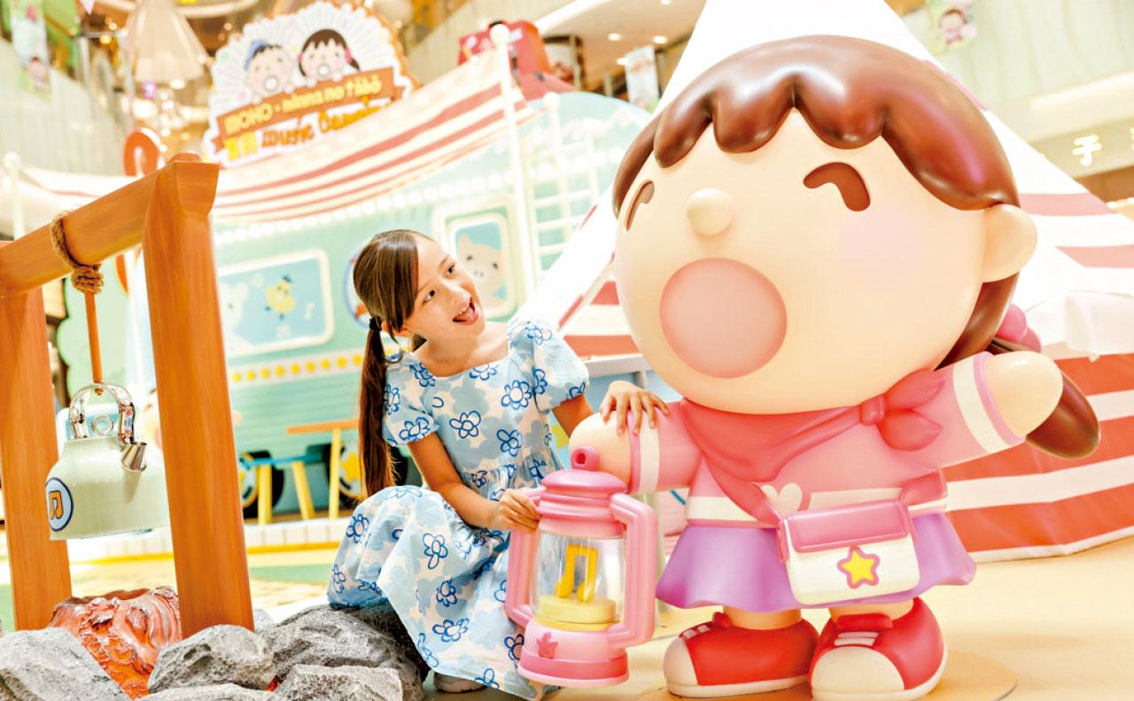 大口仔孖女友及弟弟現身MOKO 山系打卡兼掃精品