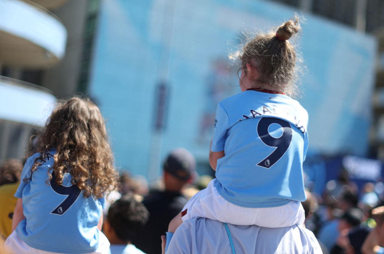 曼城晒新兵 夏蘭特揀「9號」望創傳奇