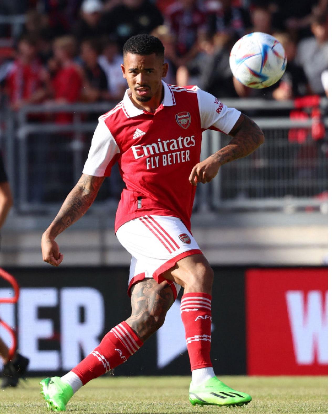 阿仙奴車路士齊響勝鼓 耶穌仔搶鏡