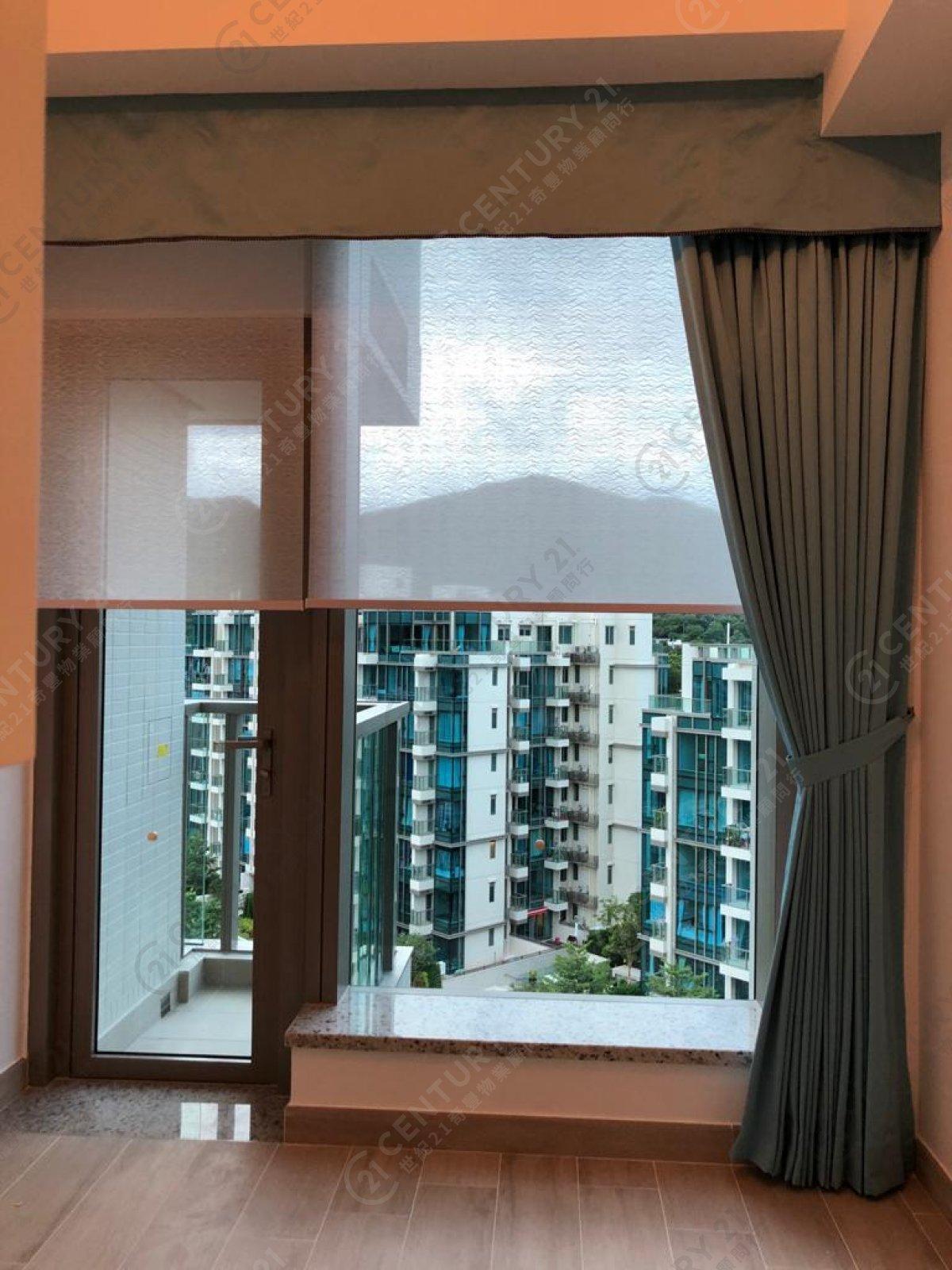 大廳外接小露台。(代理提供相片)