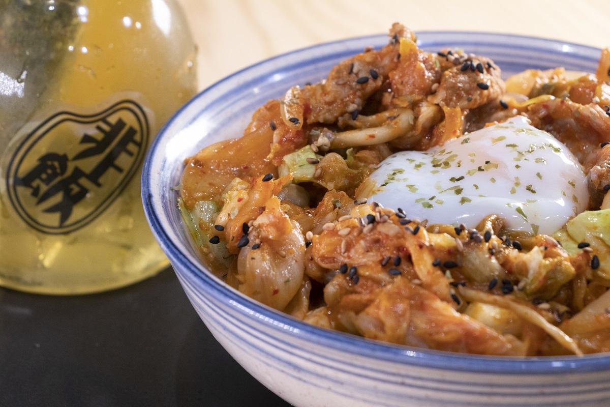 英國無激素豬小里脊炒泡菜 ($88)