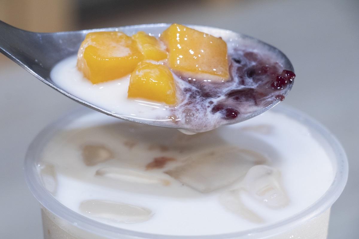 芒果紫米椰奶西米露( $38)口感豐富