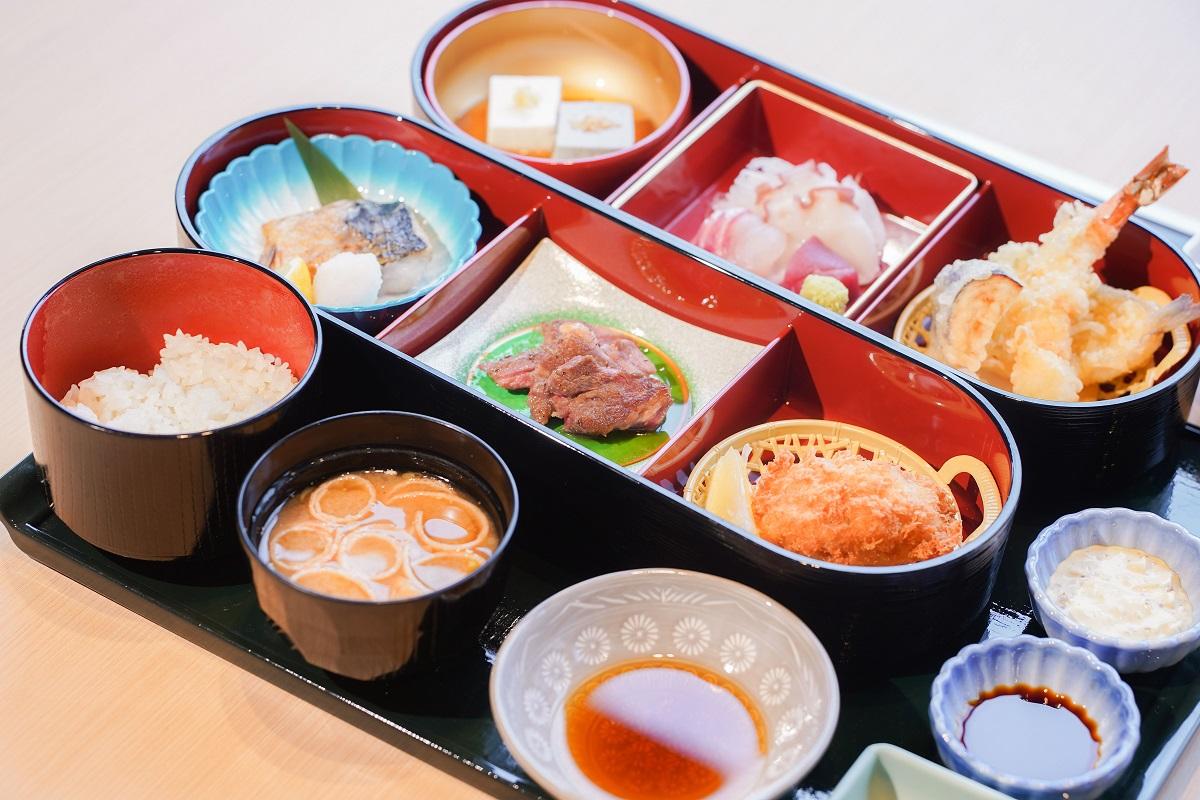 味蔵便當(特上) ($198)