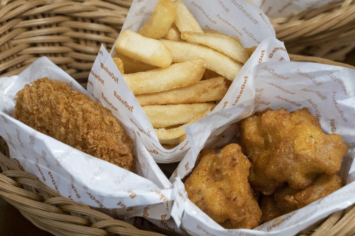 亦有多款香口小食